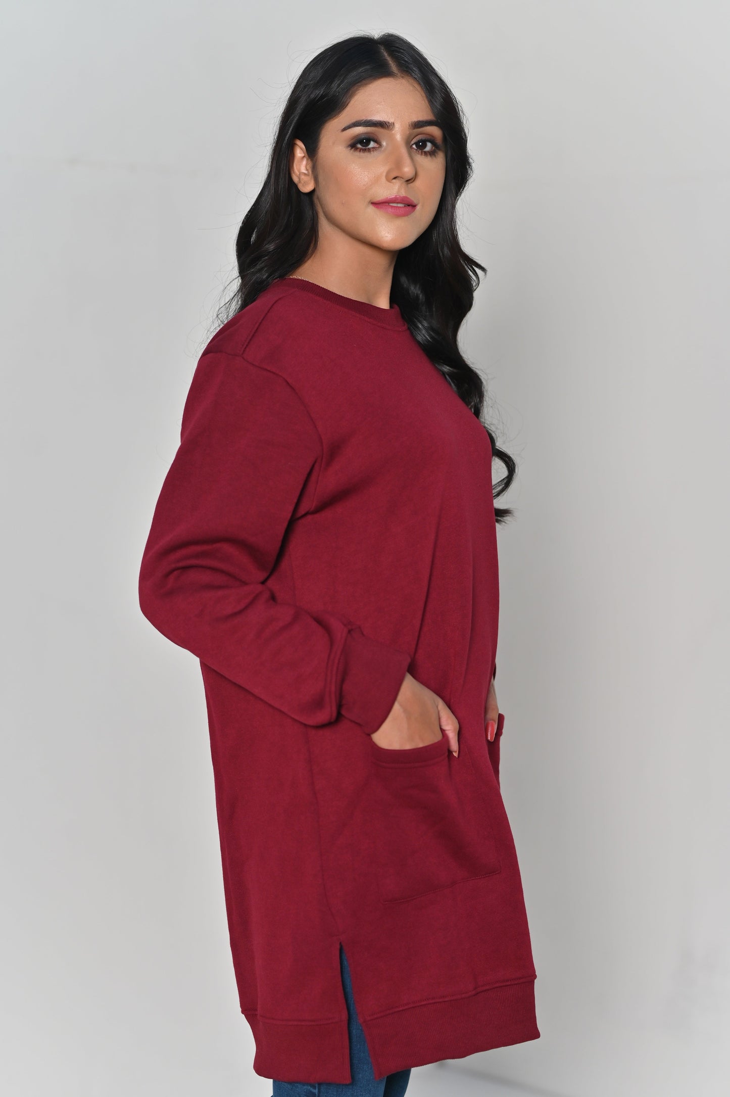 Women's Front Pocket  -Long & Loose Fit Sweatshirt - Maroon