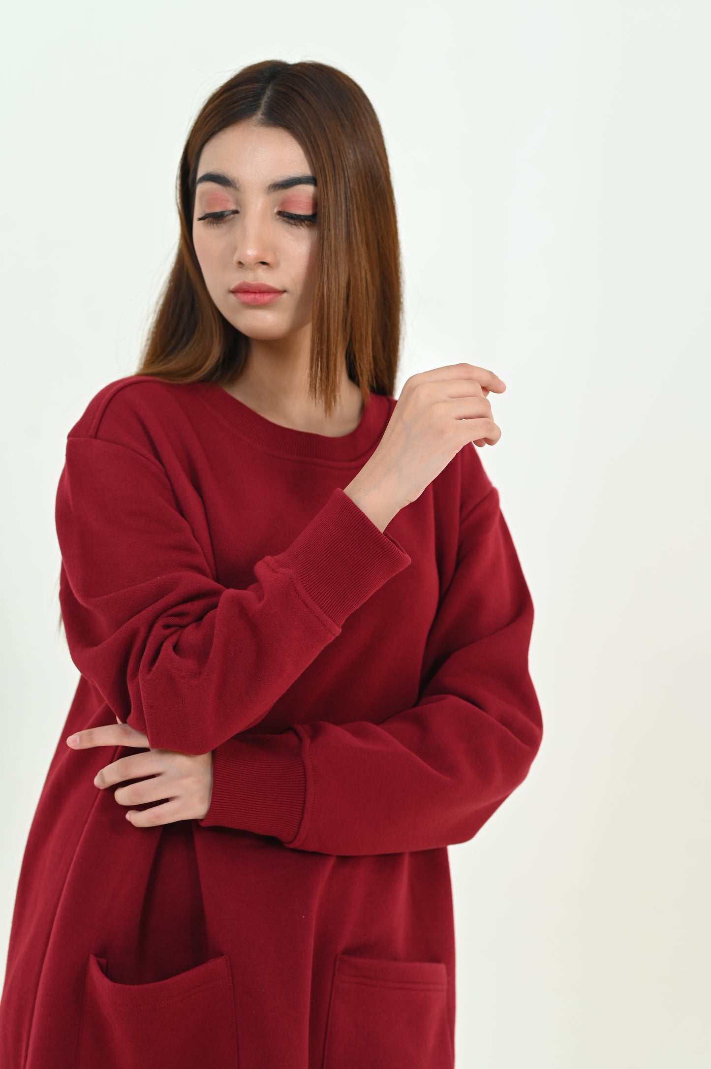 Women's Front Pocket  -Long & Loose Fit Sweatshirt - Maroon