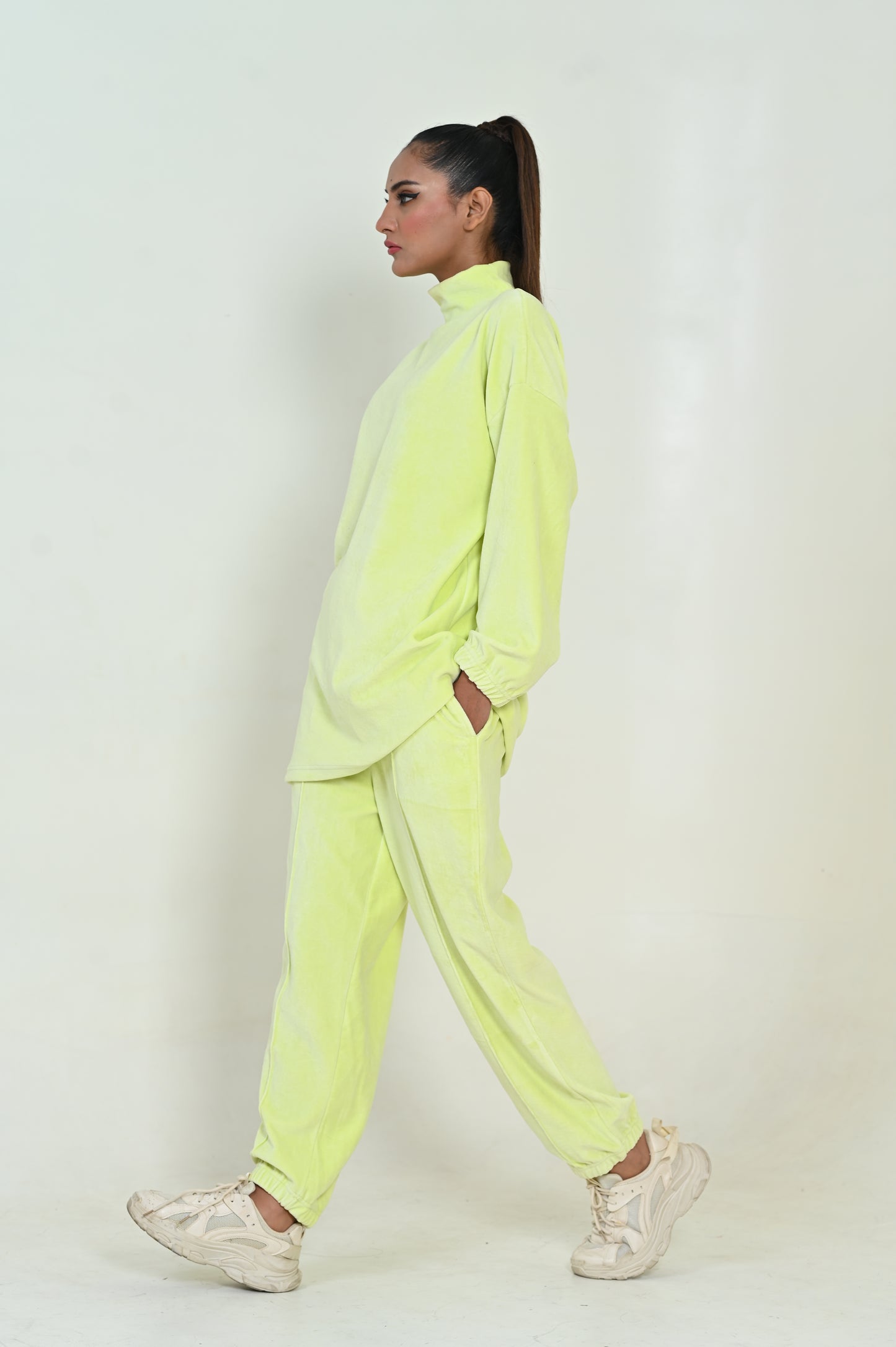 Women's Fashion Velour -Co-Ord Set- Pastel Green