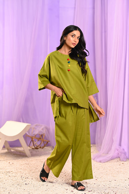 Women's Caftan Style Suit - Parrot Green